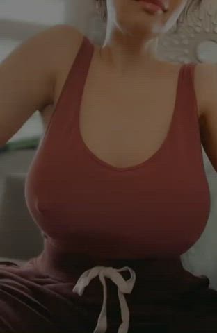 big tits boobs glasses gif