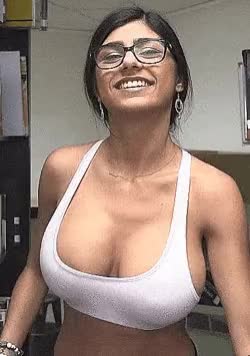beauty tits reveal in library