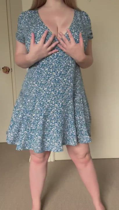 Should I (23f) go out to the Christmas dinner like this tonight?