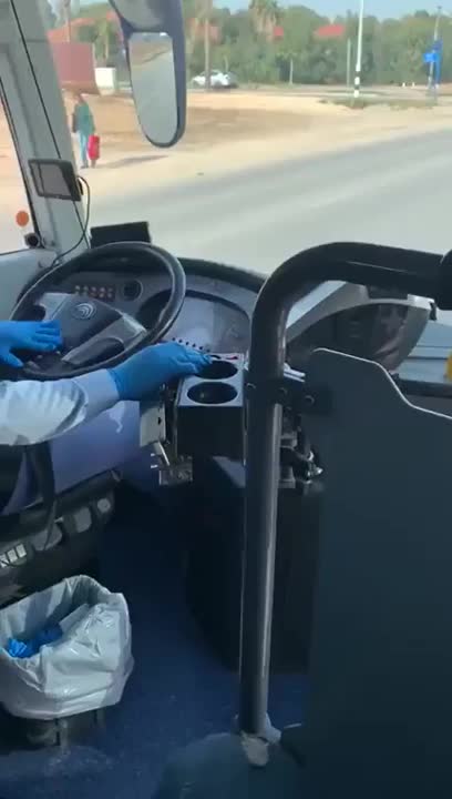 ripsave - this Israeli bus driver isn't taking any chances