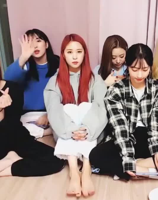 WJSN Dayoung feet 4