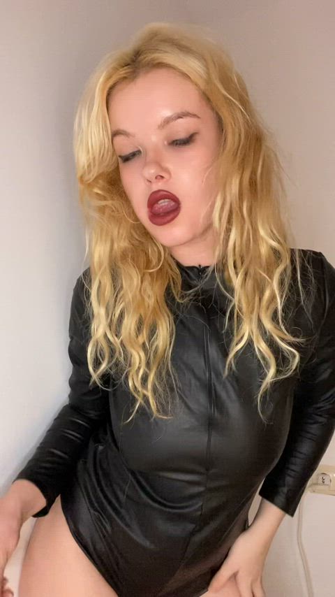 domme femdom fitfemdom gif