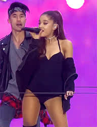 Ariana Grande gif