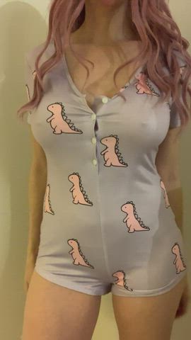 Mommy's new onesie, u like?