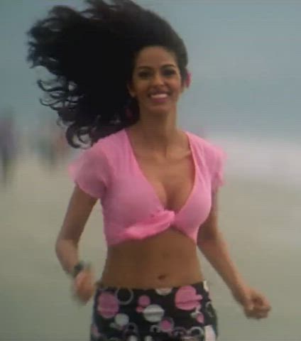 bollywood bouncing tits celebrity cleavage gif