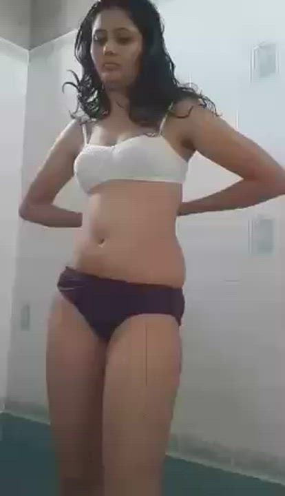 EXTREMELY HORNY BHABHI SHOWING HER TITS AND PUSSY [LINK IN COMMENTS] ??