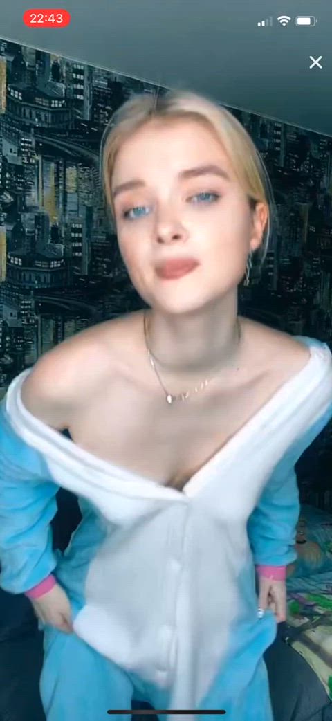 downblouse nsfw tiktok gif