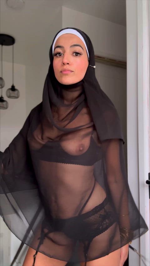 Does an all natural Pakistani hijabi slut make your cock hard?