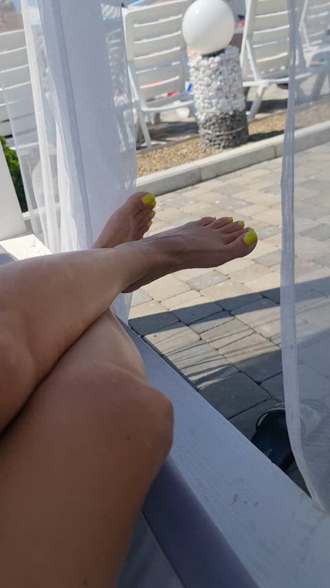 Long sucks for my long toes