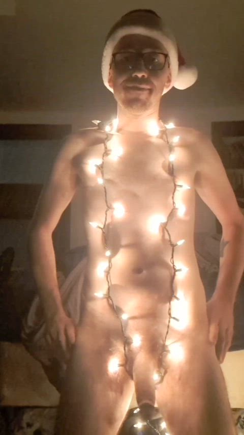 All I want for Christmas is to be naked under your tree 🍆🎄