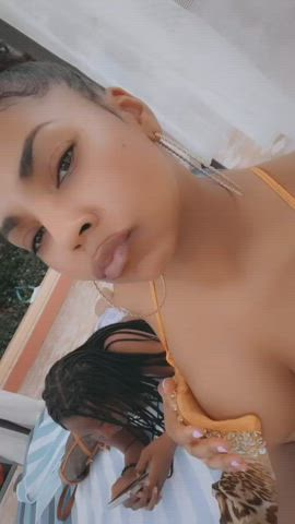 Bikini Celebrity Cleavage Ebony Lips Natural Tits Swimsuit Tits gif