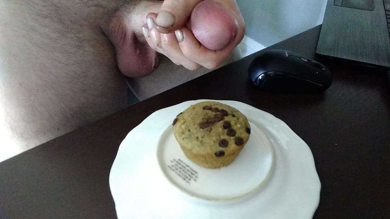[proof] cum on food and it it, muffin frosting