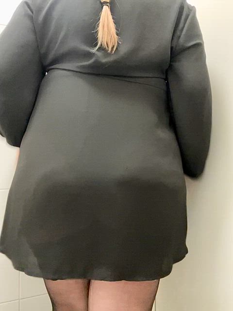 I just realised my coworkers might see my ass trough this dress lol