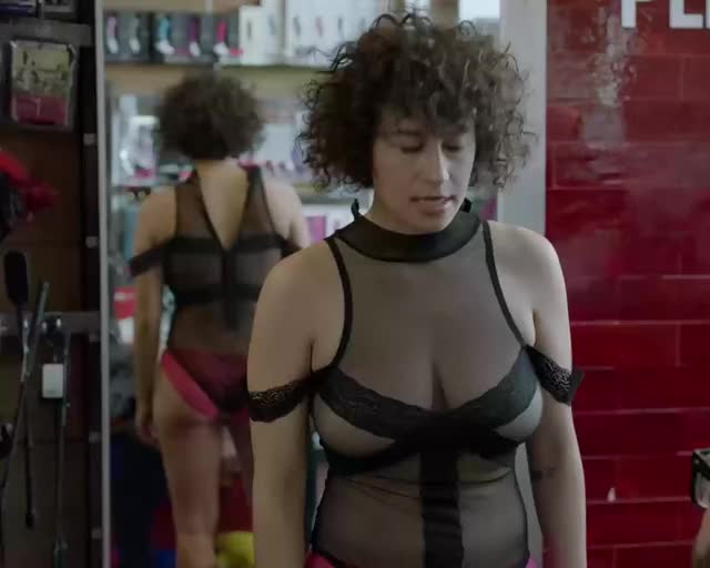 Ilana Glazer gif