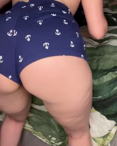 Big booty slut!