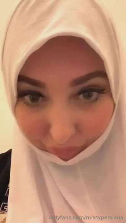 Arab Big Tits Camgirl Hijab Muslim gif