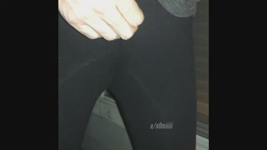 leaking through my black leggings outside!