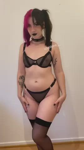 Goth goddess showing off!