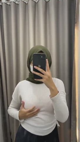 How's my hijabi tits?