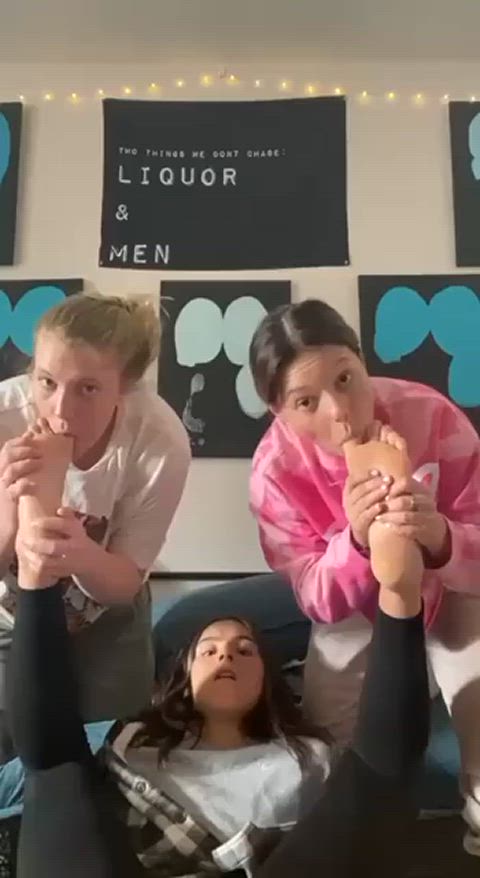 feet feet fetish feet licking feet sucking soles teen teens gif