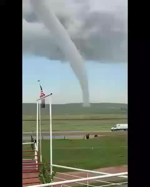 Tornado July 16, 2019 Moorcroft, WY Credit to Amy Reynolds ▶@ovnisvideoscom, all