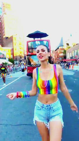Celebrity Dancing Jeans Party Public Victoria Justice r/NSFWFunny gif