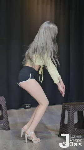 ass dancing korean tease tits gif