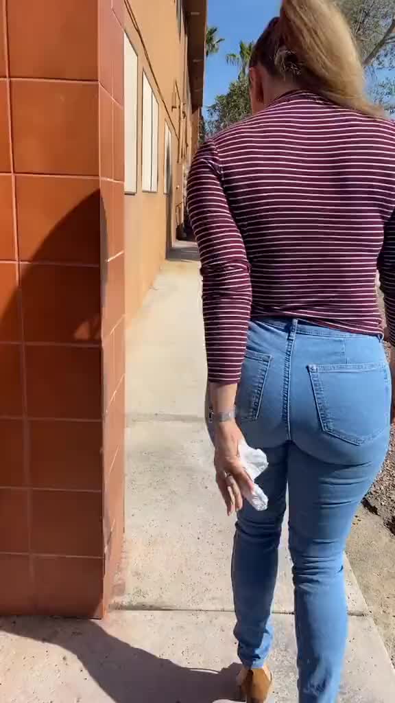 Love watching her walk away ?