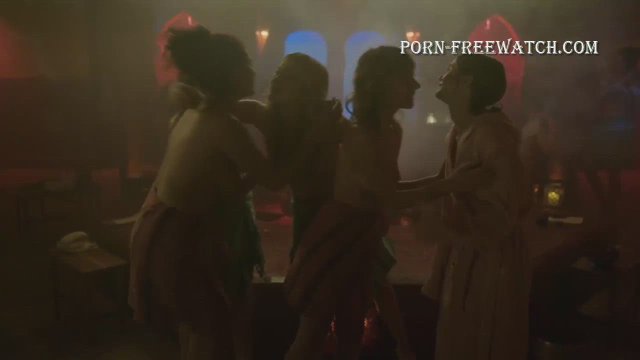 Lily Collins in bathhouse bathrobe "Emily in Paris" S2Ep3