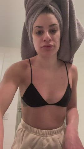 bra brunette celebrity cleavage lea michele natural tits small tits gif