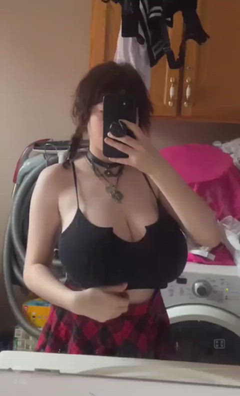 big tits boobs huge tits natural tits selfie tits titty drop natural-big-tits natural-tits