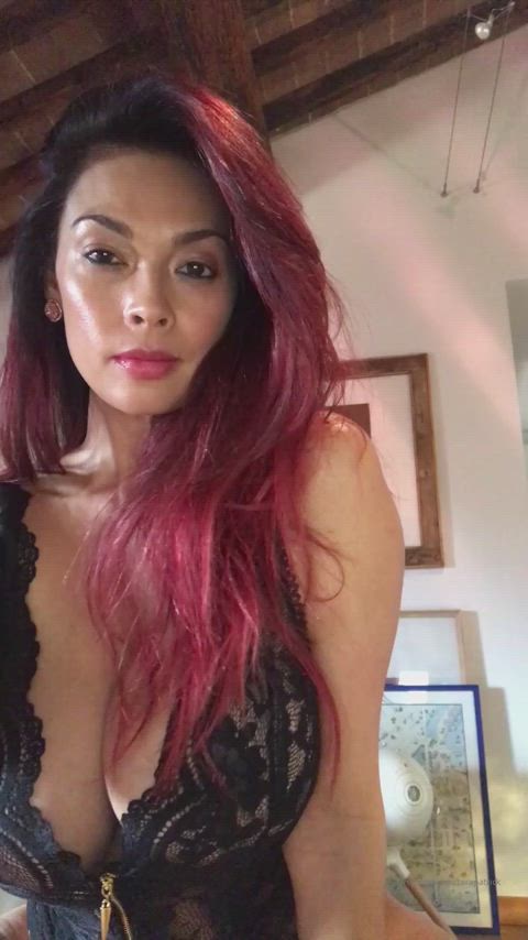 Tera Patrick unveils her huge rack OF