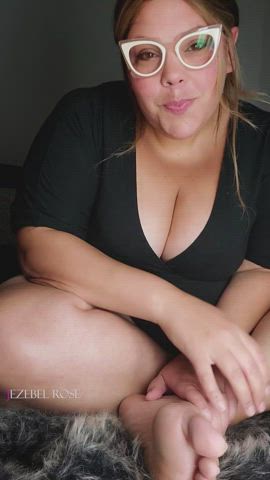 Amateur BBW Blonde Dirty Talk Erotic Feet Glasses Homemade gif