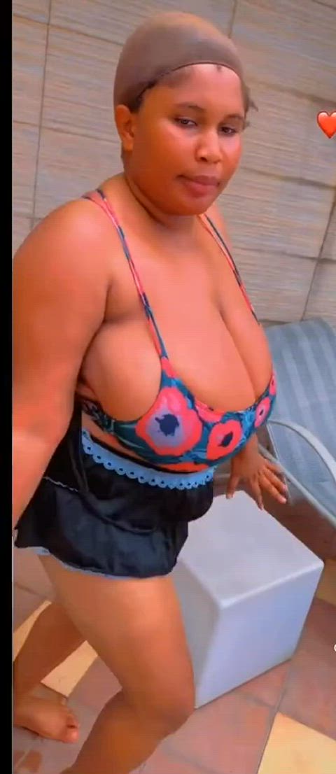 amateur big tits boobs busty ebony huge tits natural tits tits gif