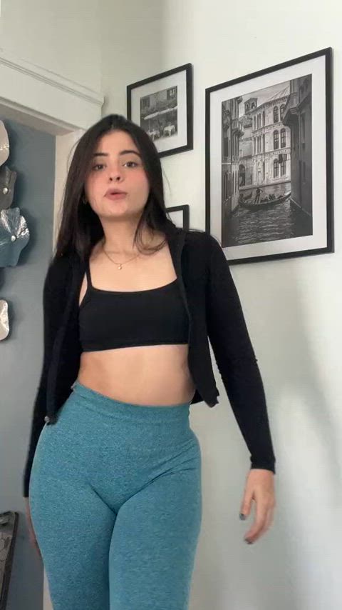 ass cute leggings clothing-fetish fitness-girls gif