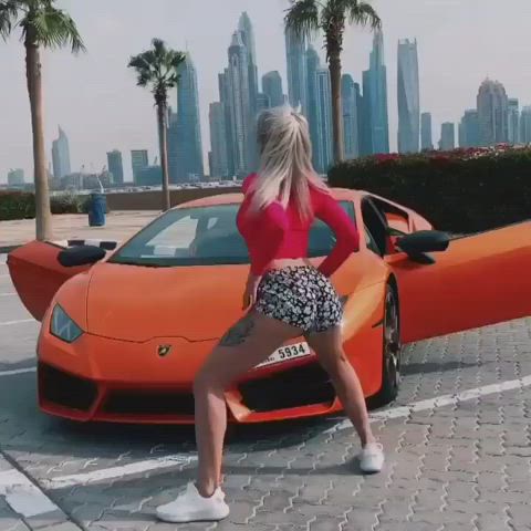 Russian Twerking White Girl gif