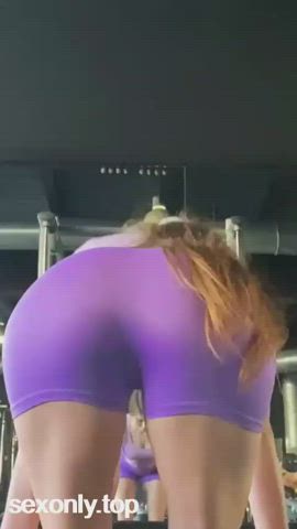 amateur ass booty camgirl gym long hair onlyfans sport yoga pants gif