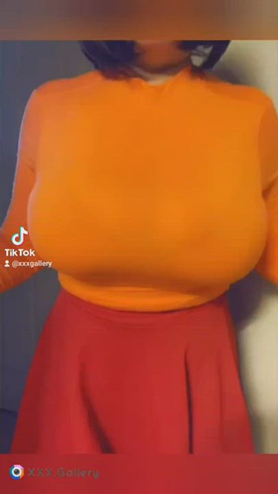 Big Tits Velma