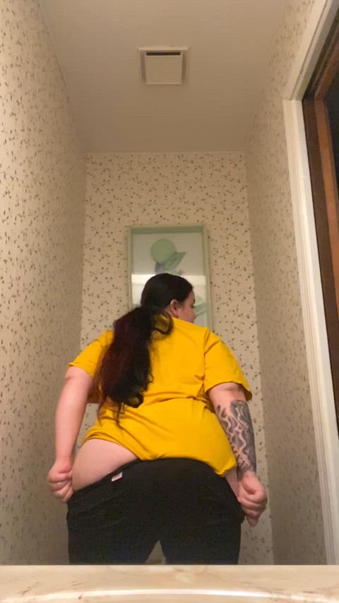 I Think Big T-shirts Call For No Pants Or Panties 🤭🍑