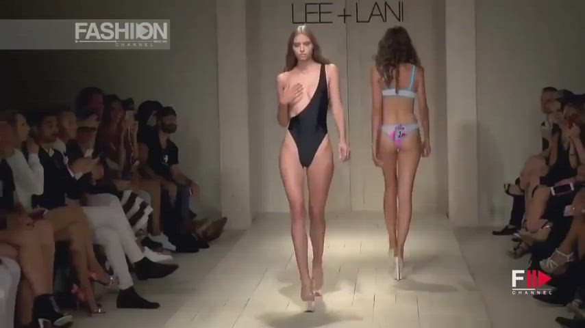 Gabi Fulton Elegantly Flashing her Perky Tit During Ramp walk, Such a TeaSe!!