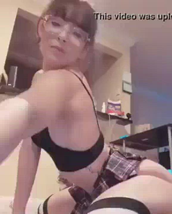 Girl in glasses twerking. Source for this?