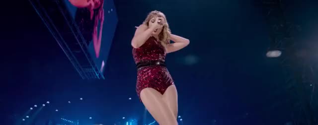 Taylor Swift's Great Ass and Legs