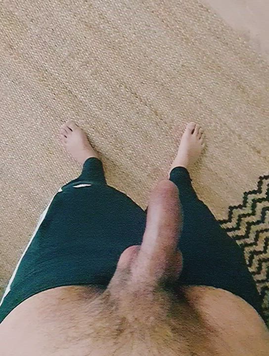 Sometimes heavy uncut asian cock do be like dat 👀