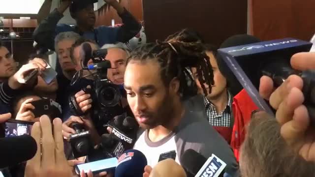 Rob Gronkowski flashes reporters in changeroom