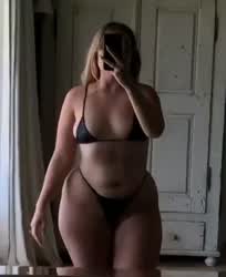 Pawg Selfie Thick gif