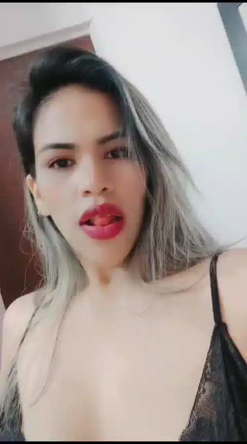 camgirl latina lips model sensual teen teens webcam gif