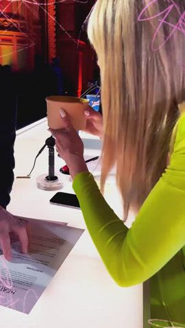 actress ass big tits celebrity cleavage heidi klum natural tits gif