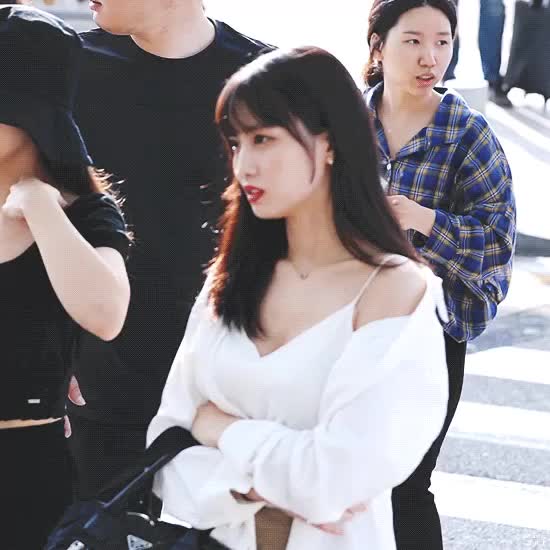 Momo 190712