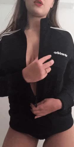 Awesome tits reveal