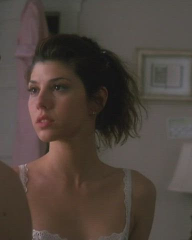 [Topless] Marisa Tomei - Untamed Heart (1993)